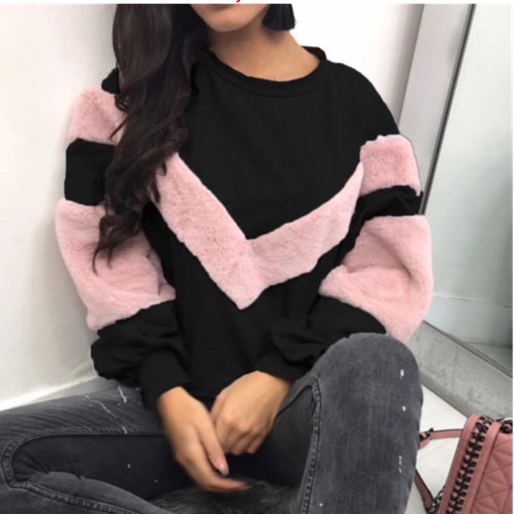 Black sweatshirt with Pink Faux Fur